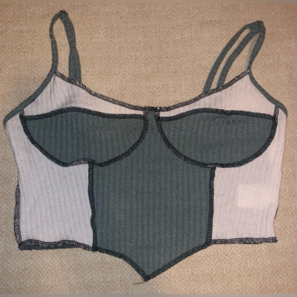 Crop top - Picture 1 of 3